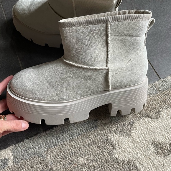 Lug sole ladies booties - Picture 5 of 6